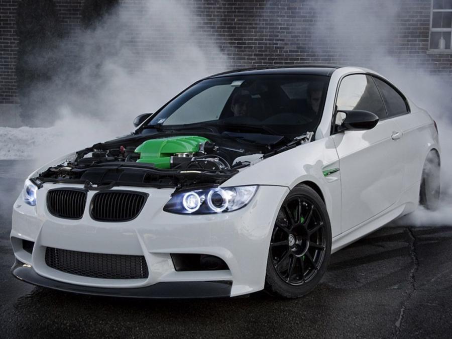  BMW M3 Green Hell by IND Distribution 2010 года  (фото 2 из 2)